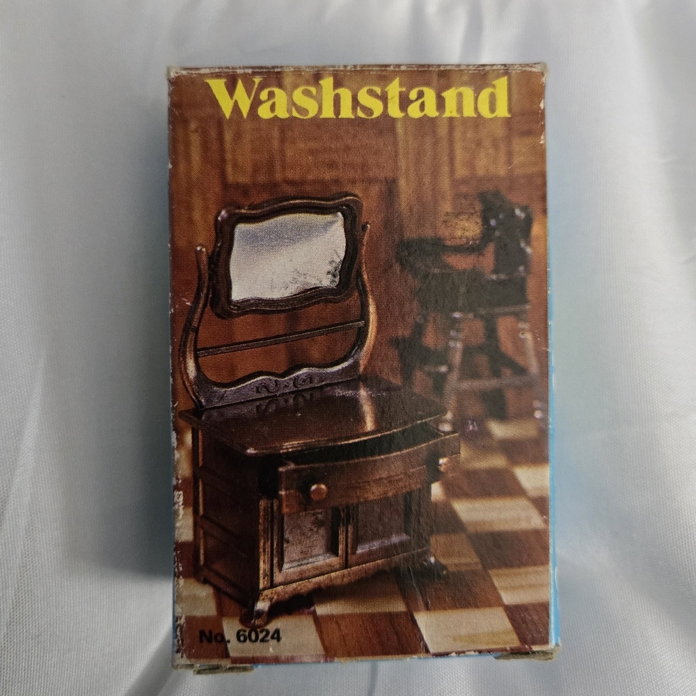 Vintage Miniature Washstand Dresser Mirror Die Cast Metal Pencil Sharpener 6024